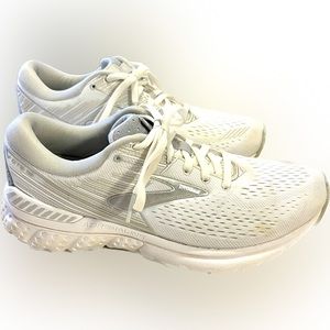 Brooks Adrenaline shoes